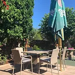 Maria & Restaurant ゲストハウス 2*