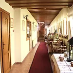 Maria & Restaurant Πανσιόν 2*