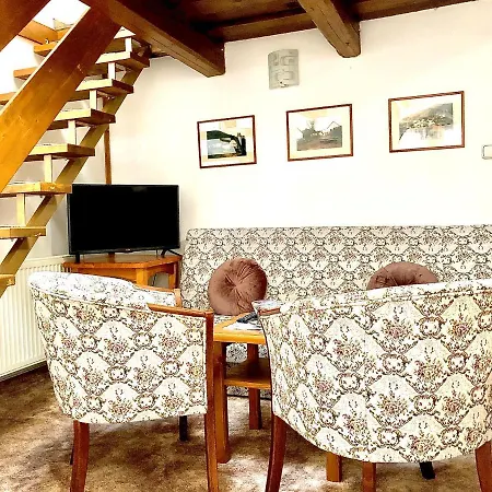 Maria & Restaurant 2*