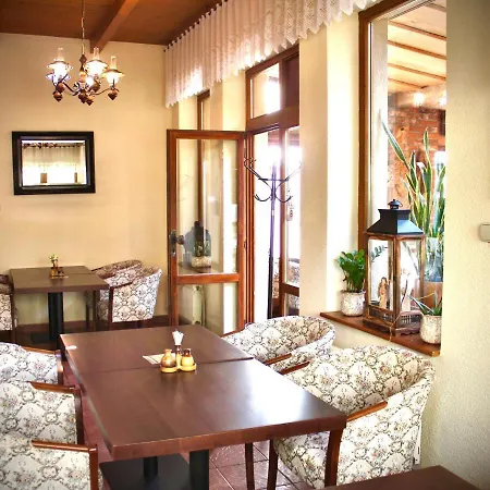 Guest house Maria & Restaurant 2*