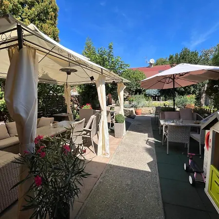 Maria & Restaurant Guest house Trencin